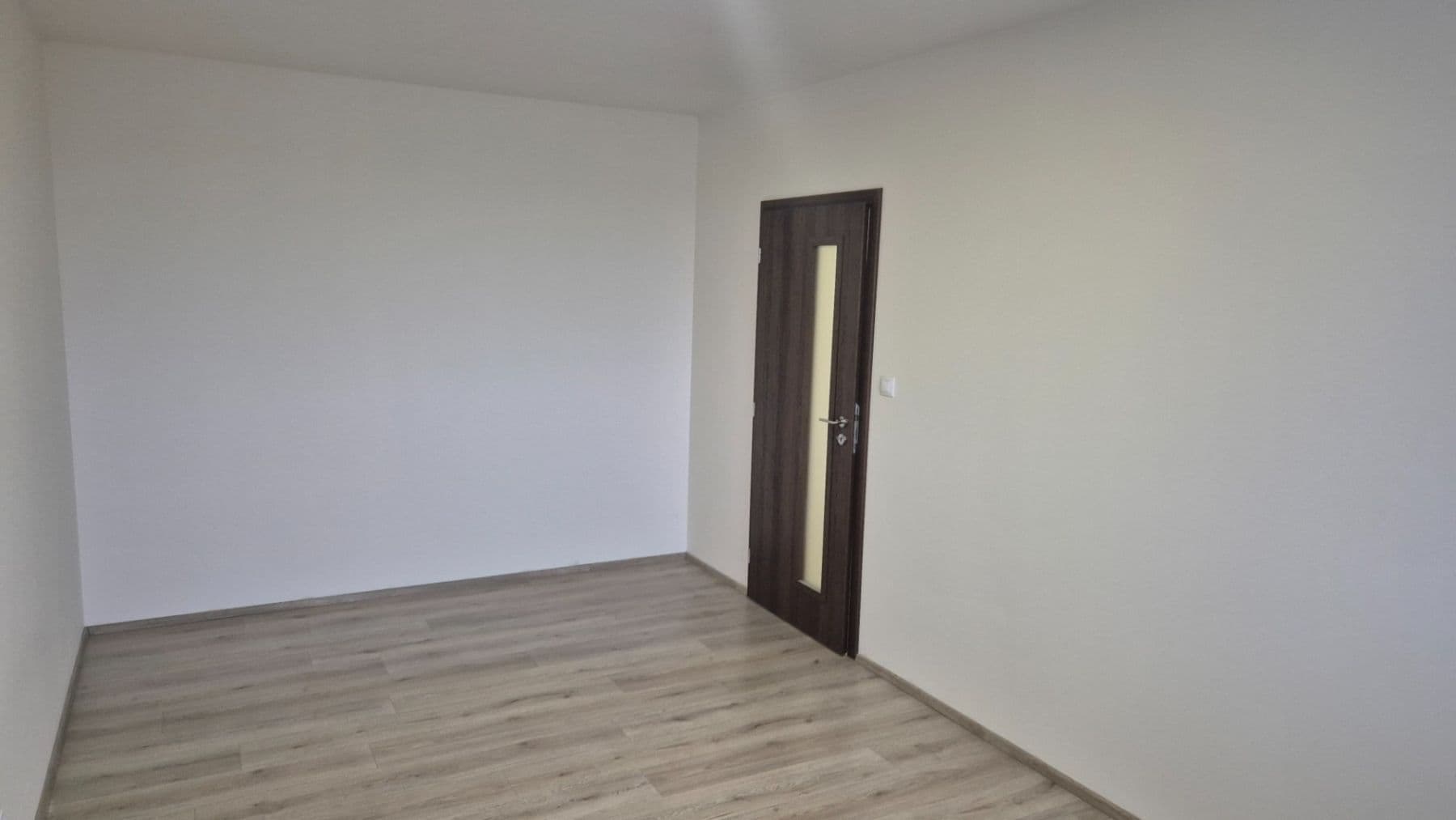 Prenájom bytu 2-izbový 50 m², Rostoklaty, Středočeský kraj Prenájom bytu 2-izbový 50 m², Rostoklaty, Středočeský kraj