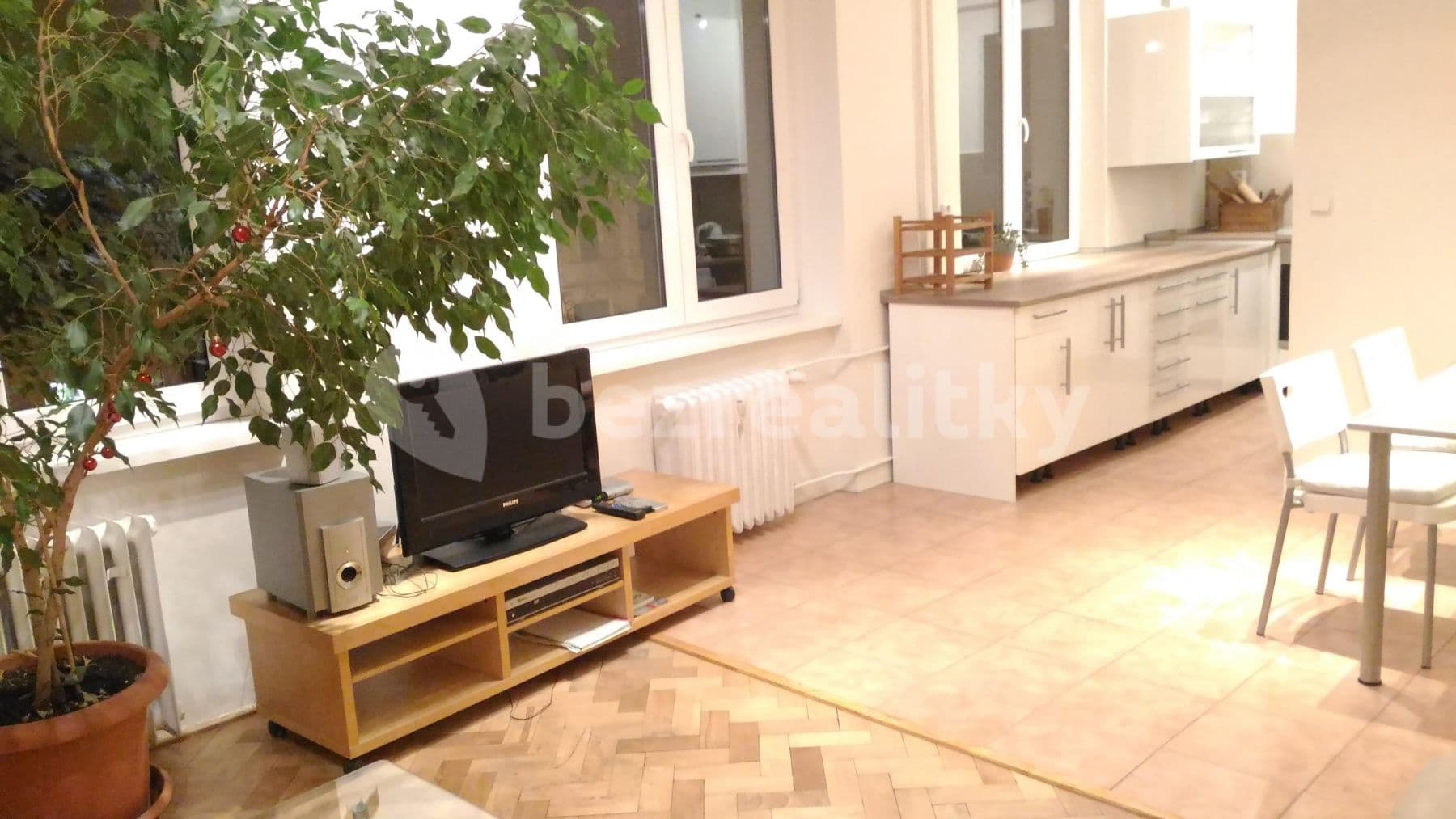 Prenájom bytu 2-izbový 73 m², Dělnická, Praha, Praha Prenájom bytu 2-izbový 73 m², Dělnická, Praha, Praha