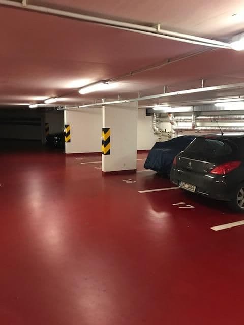 Prenájom garáže 15 m², Pelušková, Praha, Praha Prenájom garáže 15 m², Pelušková, Praha, Praha