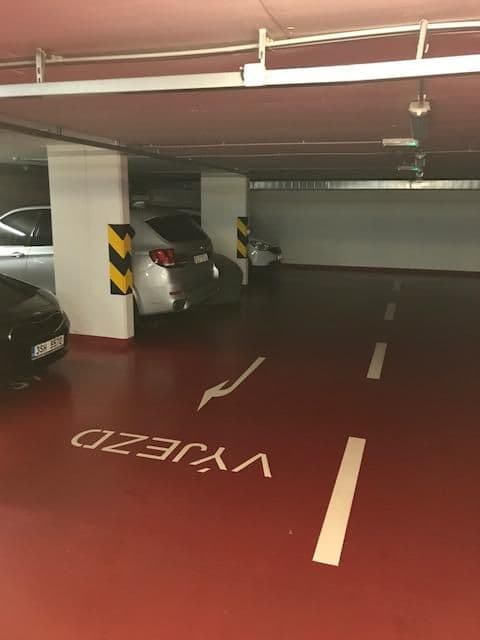 Prenájom garáže 15 m², Pelušková, Praha, Praha Prenájom garáže 15 m², Pelušková, Praha, Praha