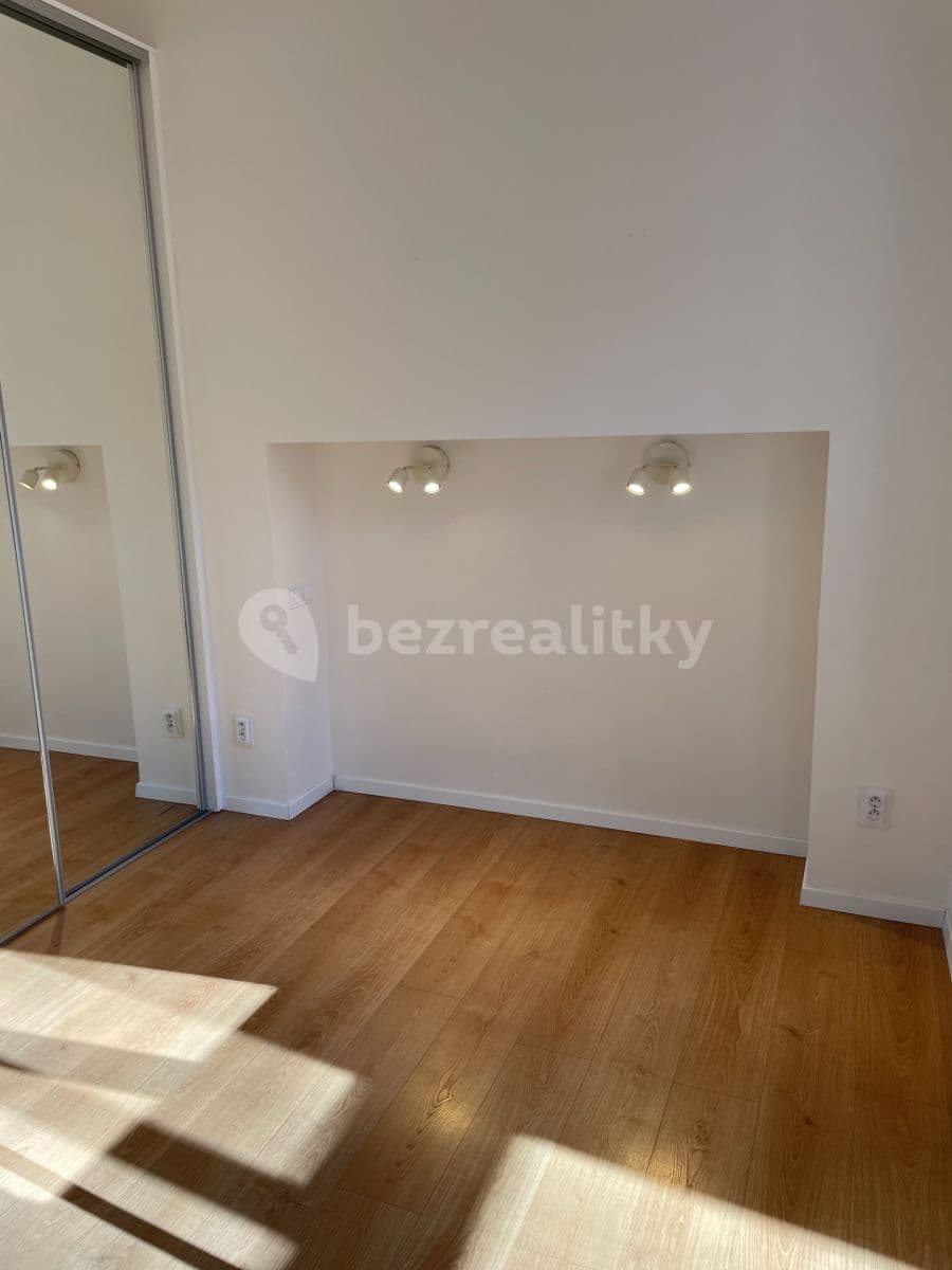 Prenájom bytu 2-izbový 37 m², Ježkova, Praha, Praha Prenájom bytu 2-izbový 37 m², Ježkova, Praha, Praha