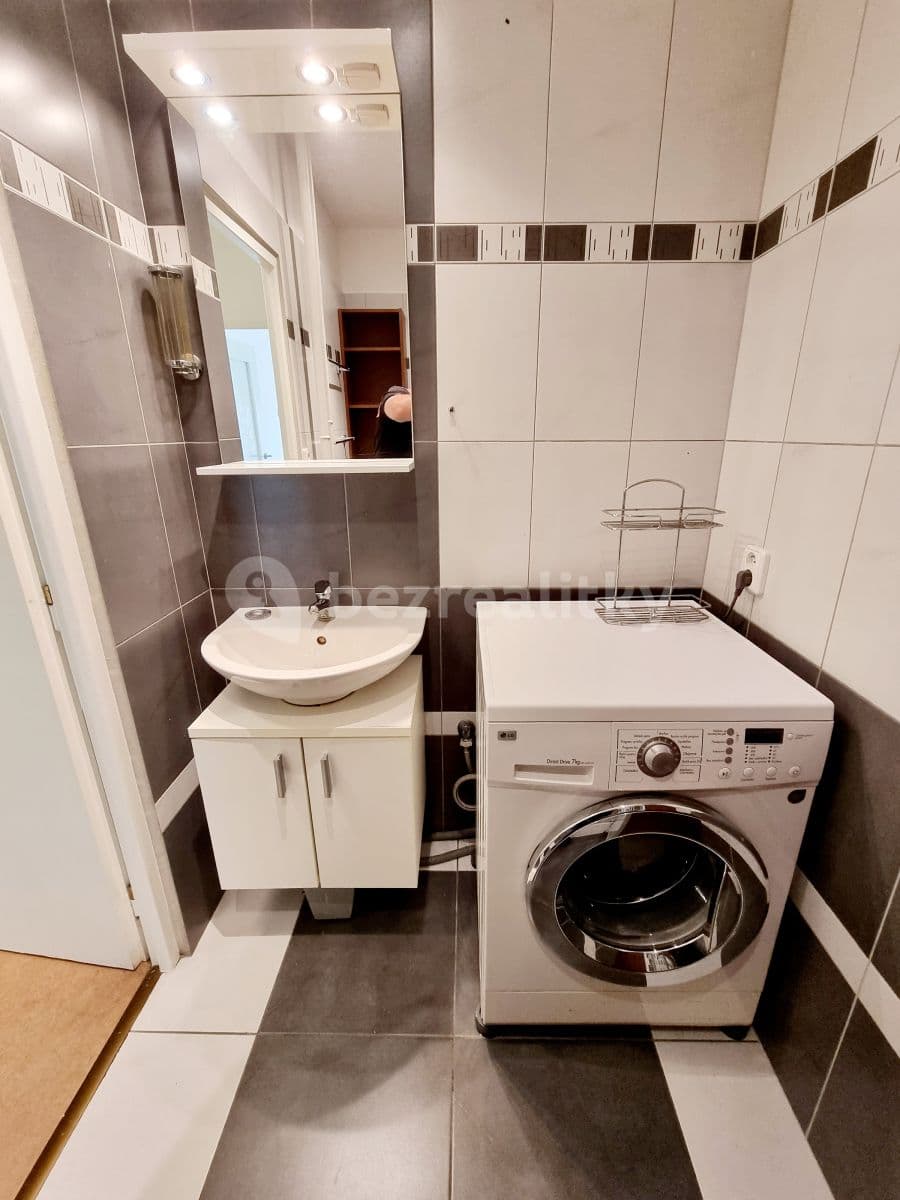 Prenájom bytu 2-izbový 55 m², Bělocerkevská, Praha, Praha Prenájom bytu 2-izbový 55 m², Bělocerkevská, Praha, Praha