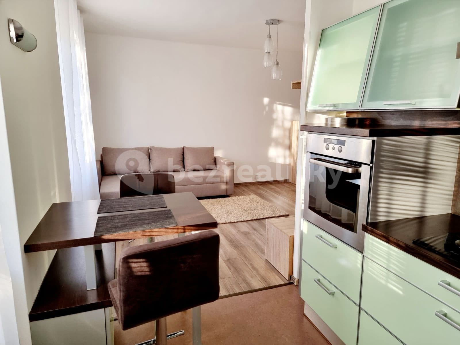 Prenájom bytu 2-izbový 55 m², Bělocerkevská, Praha, Praha Prenájom bytu 2-izbový 55 m², Bělocerkevská, Praha, Praha