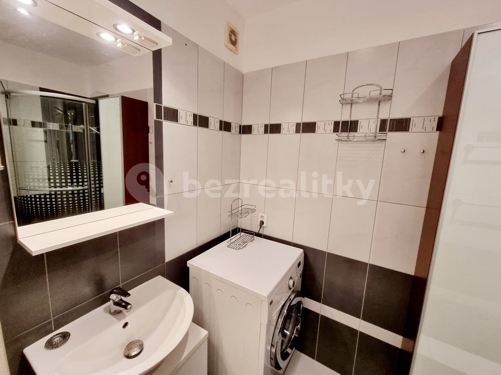Prenájom bytu 2-izbový 55 m², Bělocerkevská, Praha, Praha Prenájom bytu 2-izbový 55 m², Bělocerkevská, Praha, Praha