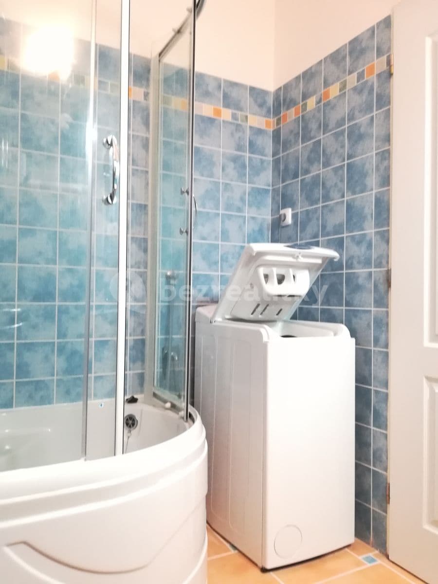 Prenájom bytu 3-izbový 72 m², Nekvasilova, Praha, Praha Prenájom bytu 3-izbový 72 m², Nekvasilova, Praha, Praha