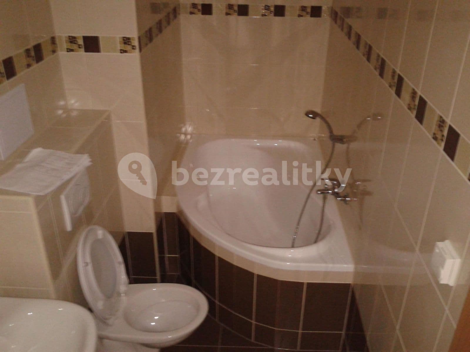 Prenájom bytu 2-izbový 39 m², Fráni Kopečka, Znojmo, Jihomoravský kraj Prenájom bytu 2-izbový 39 m², Fráni Kopečka, Znojmo, Jihomoravský kraj