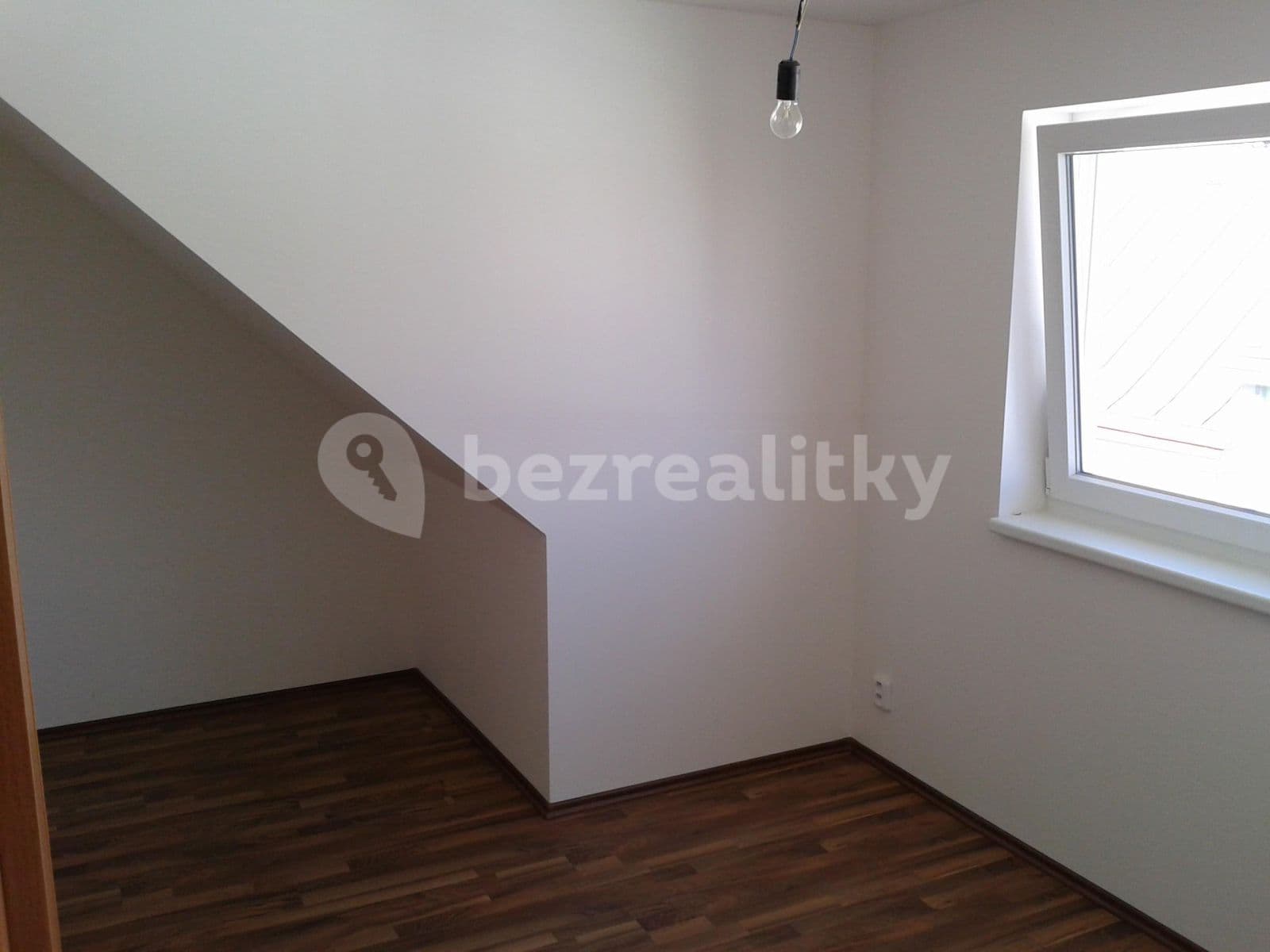 Prenájom bytu 2-izbový 39 m², Fráni Kopečka, Znojmo, Jihomoravský kraj Prenájom bytu 2-izbový 39 m², Fráni Kopečka, Znojmo, Jihomoravský kraj