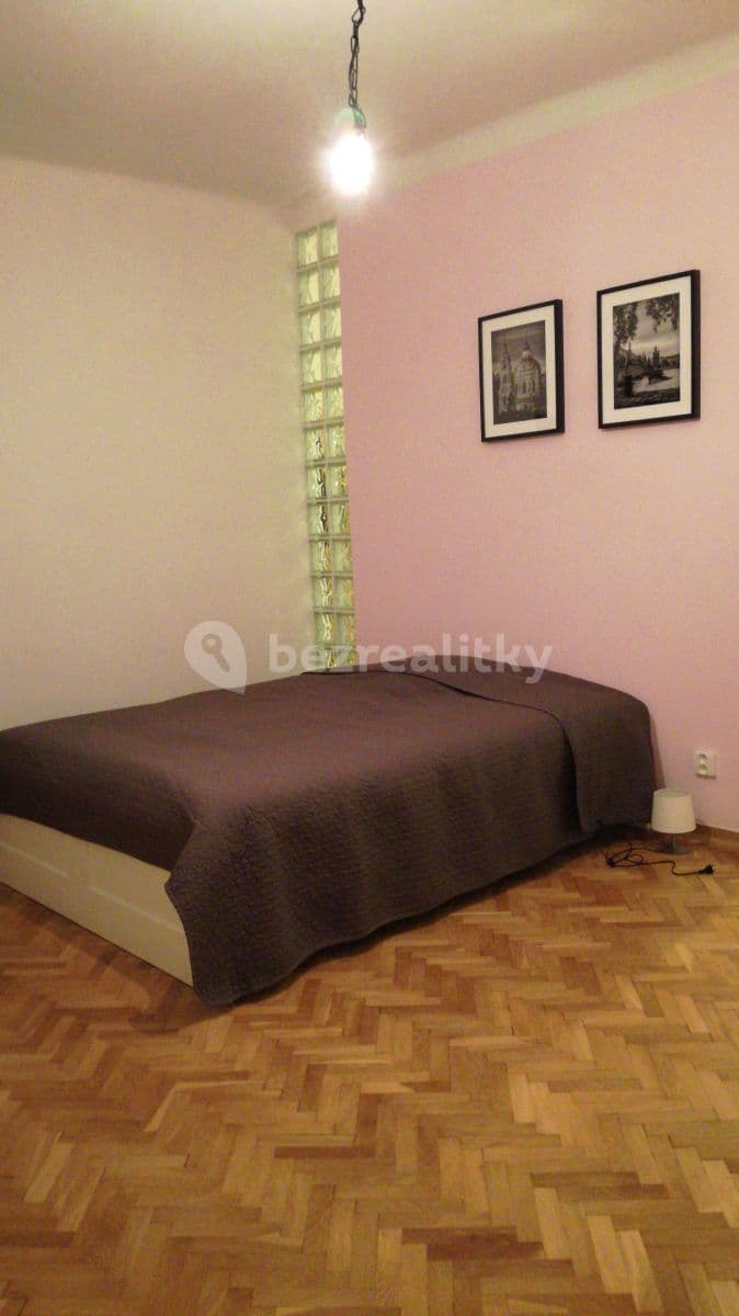 Prenájom bytu 1-izbový 32 m², Lucemburská, Praha, Praha Prenájom bytu 1-izbový 32 m², Lucemburská, Praha, Praha