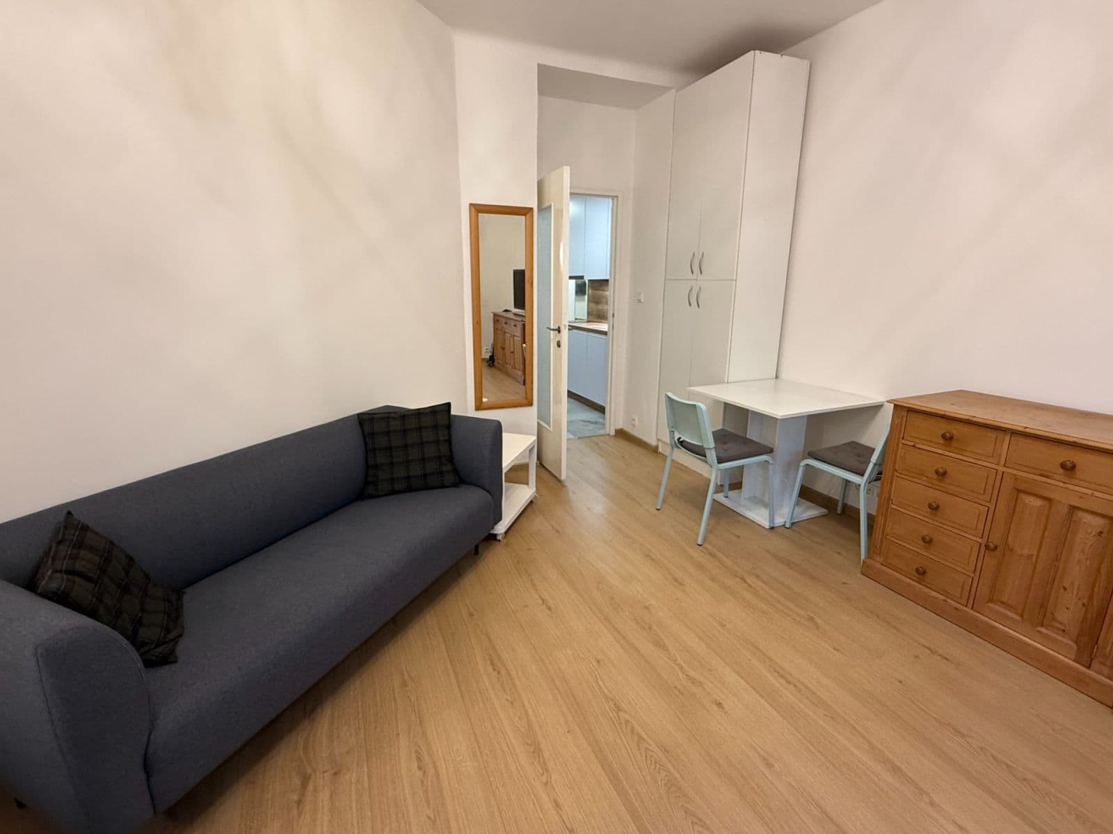 Prenájom bytu 1-izbový 35 m², Kafkova, Praha, Praha Prenájom bytu 1-izbový 35 m², Kafkova, Praha, Praha