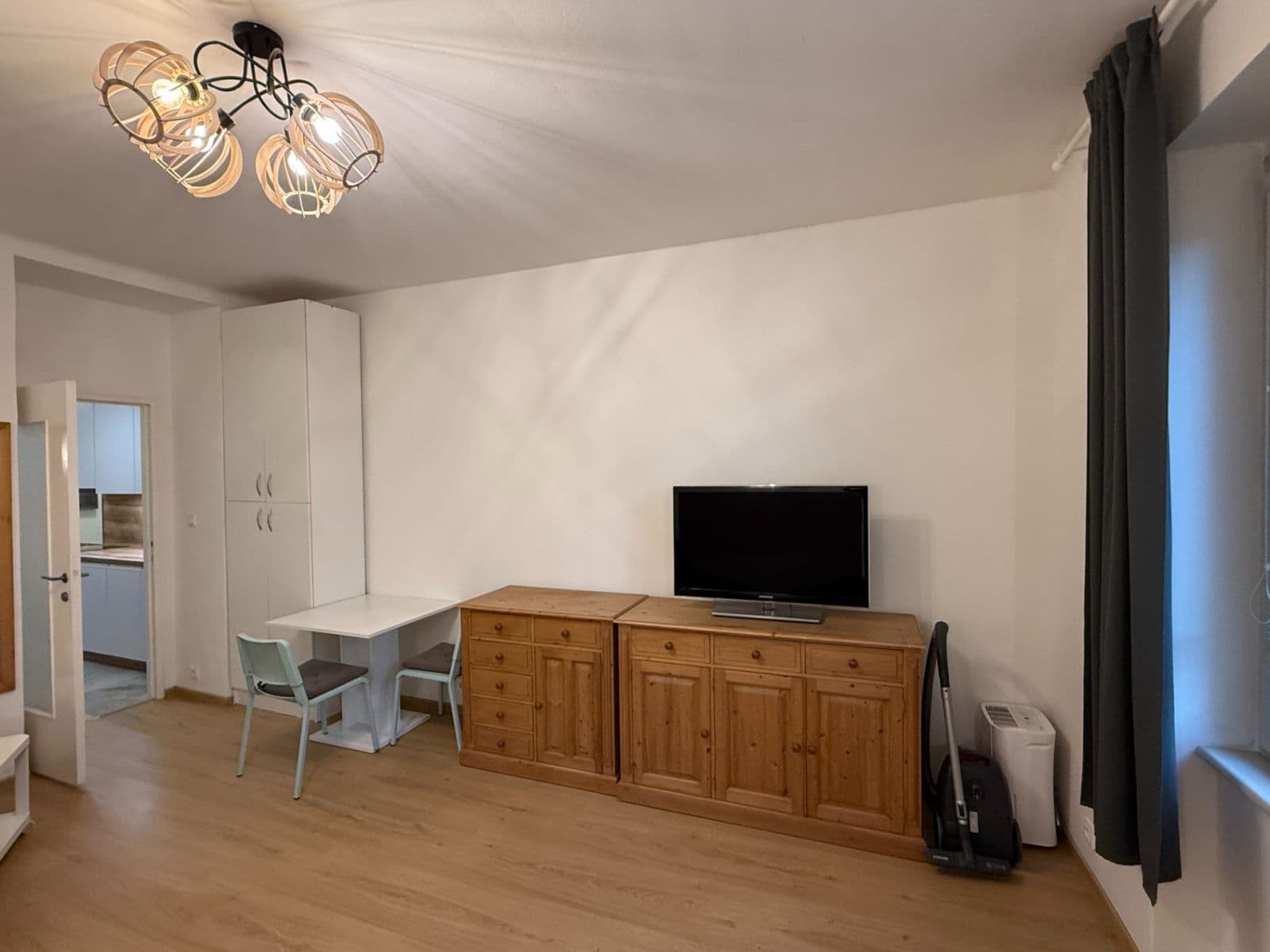 Prenájom bytu 1-izbový 35 m², Kafkova, Praha, Praha Prenájom bytu 1-izbový 35 m², Kafkova, Praha, Praha