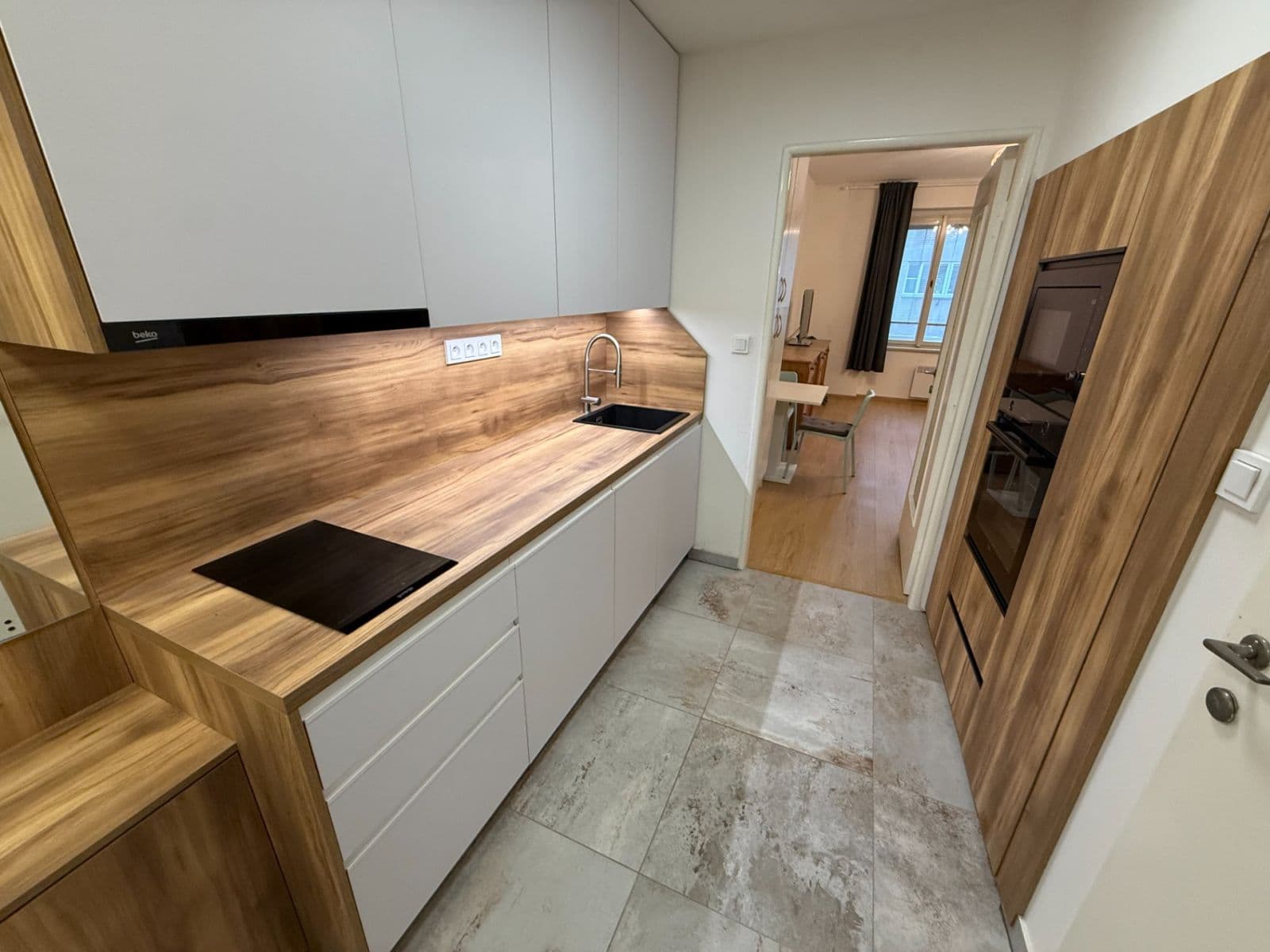 Prenájom bytu 1-izbový 35 m², Kafkova, Praha, Praha Prenájom bytu 1-izbový 35 m², Kafkova, Praha, Praha