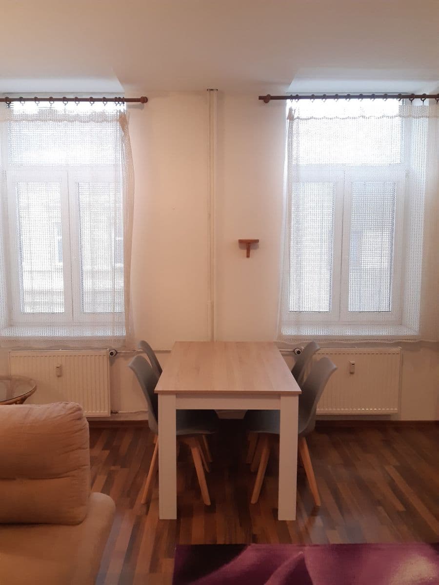 Prenájom bytu 2-izbový 55 m², Jeronýmova, Písek, Jihočeský kraj Prenájom bytu 2-izbový 55 m², Jeronýmova, Písek, Jihočeský kraj