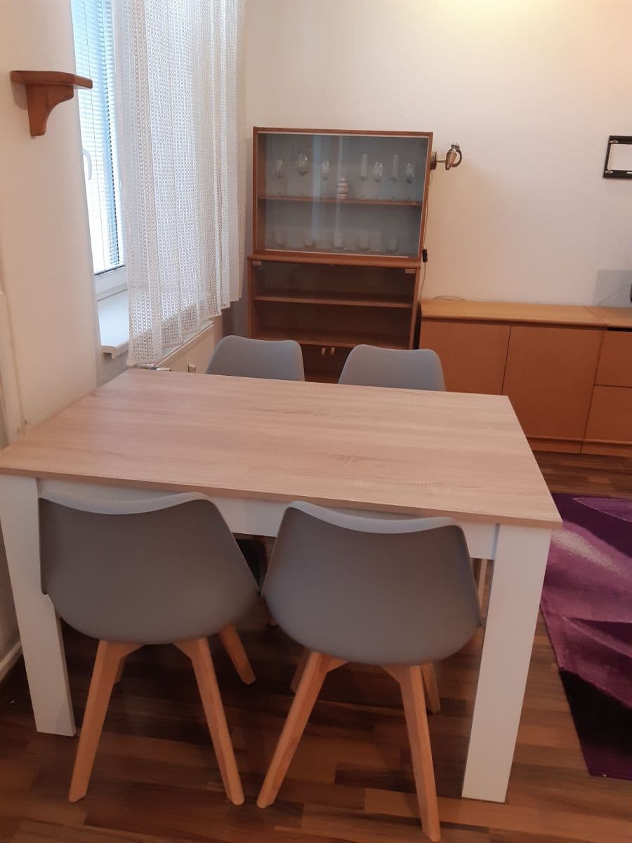 Prenájom bytu 2-izbový 55 m², Jeronýmova, Písek, Jihočeský kraj Prenájom bytu 2-izbový 55 m², Jeronýmova, Písek, Jihočeský kraj