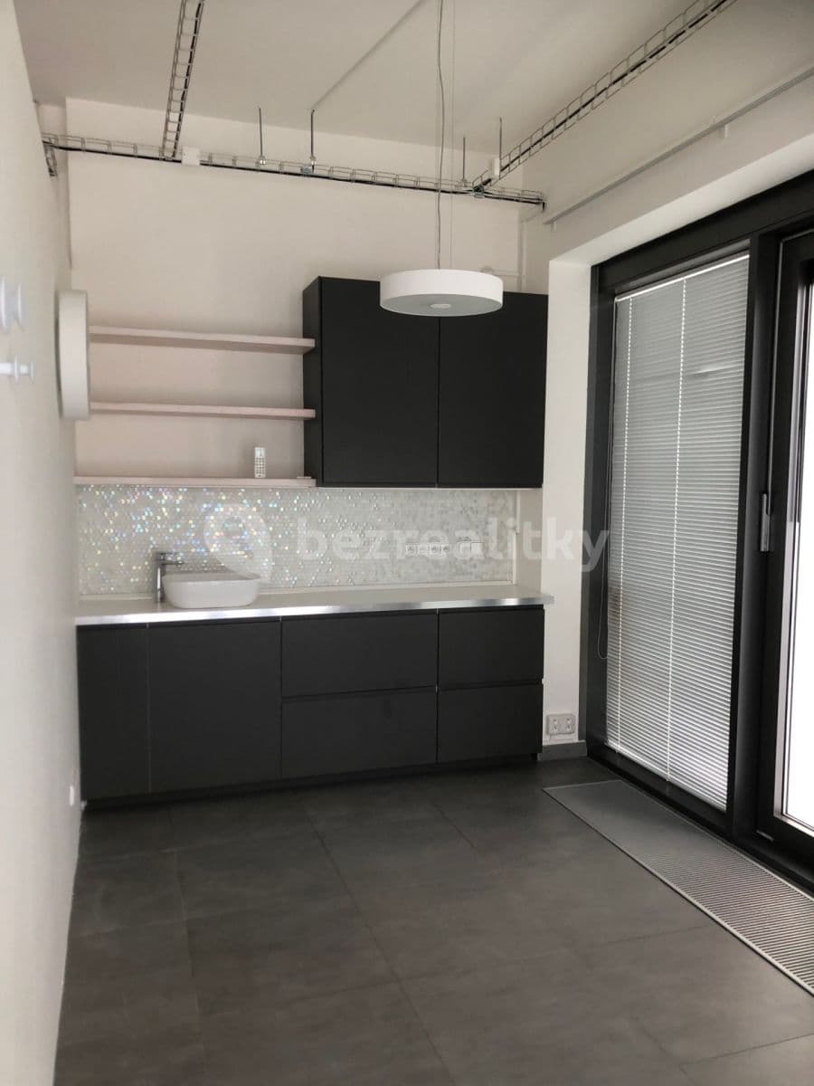 Prenájom nebytového priestoru 35 m², Vokáčova, Praha, Praha Prenájom nebytového priestoru 35 m², Vokáčova, Praha, Praha