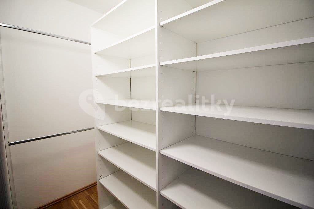 Prenájom bytu 3-izbový 56 m², Plzeňská, Praha, Praha Prenájom bytu 3-izbový 56 m², Plzeňská, Praha, Praha