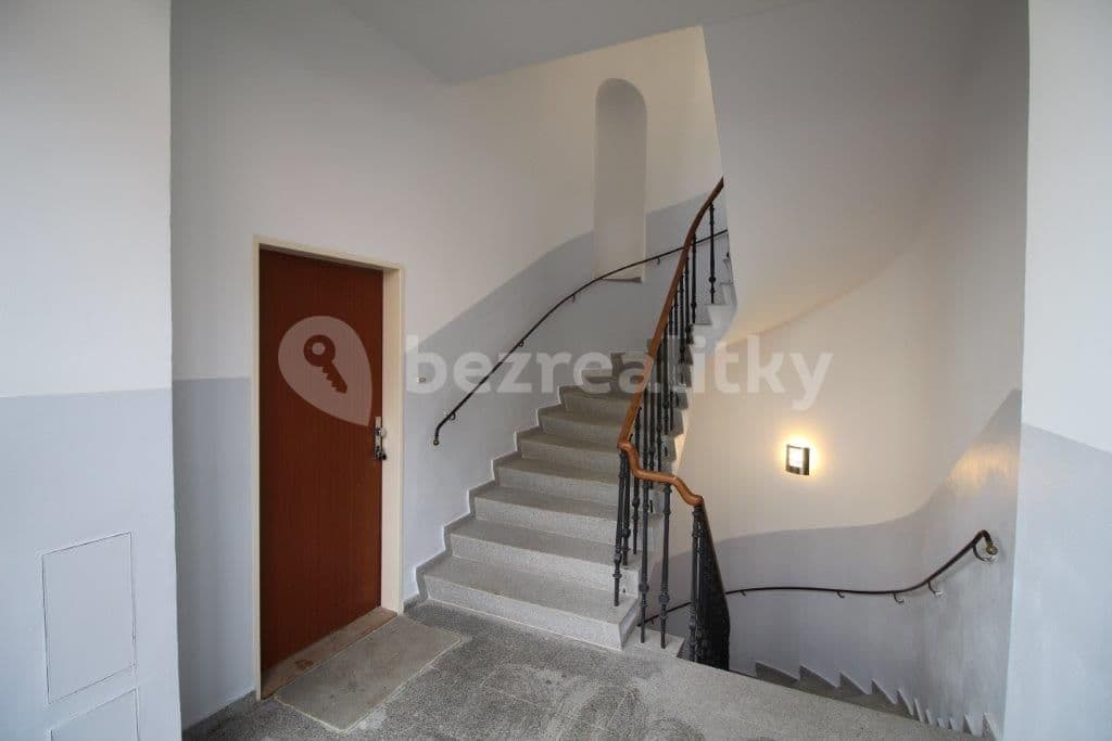 Prenájom bytu 3-izbový 56 m², Plzeňská, Praha, Praha Prenájom bytu 3-izbový 56 m², Plzeňská, Praha, Praha