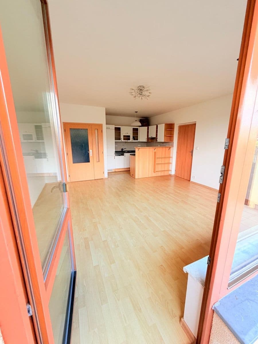 Prenájom bytu 3-izbový 78 m², Lipovská, Praha, Praha Prenájom bytu 3-izbový 78 m², Lipovská, Praha, Praha