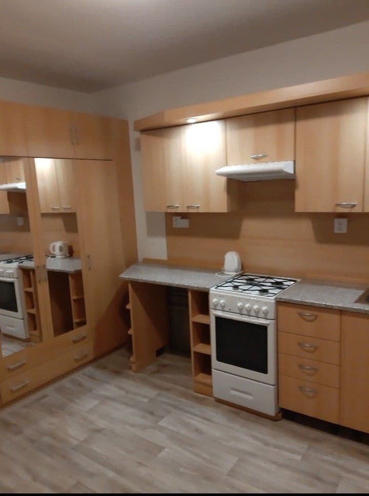 Prenájom bytu 2-izbový 39 m², Bratranců Veverkových, Karviná, Moravskoslezský kraj Prenájom bytu 2-izbový 39 m², Bratranců Veverkových, Karviná, Moravskoslezský kraj