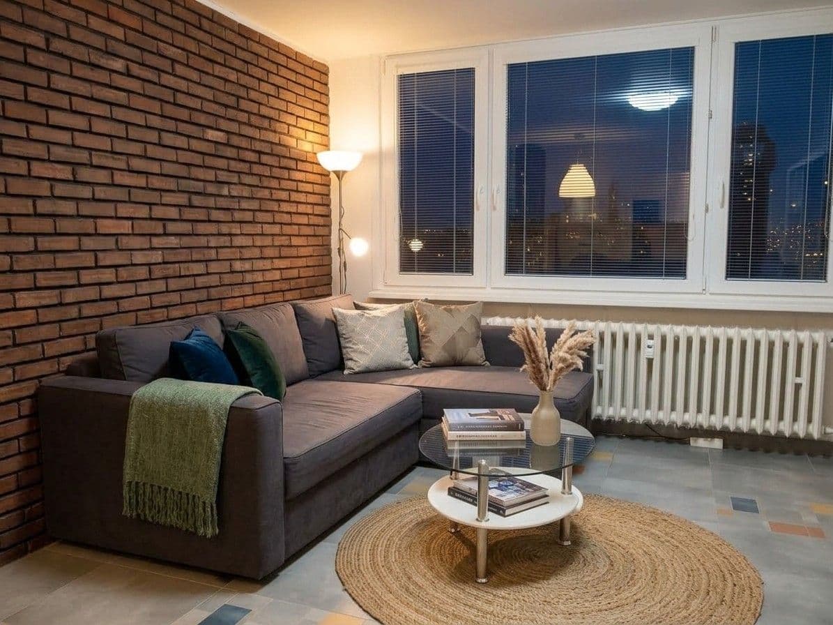 Prenájom bytu 2-izbový 41 m², Mezipolí, Praha, Praha Prenájom bytu 2-izbový 41 m², Mezipolí, Praha, Praha