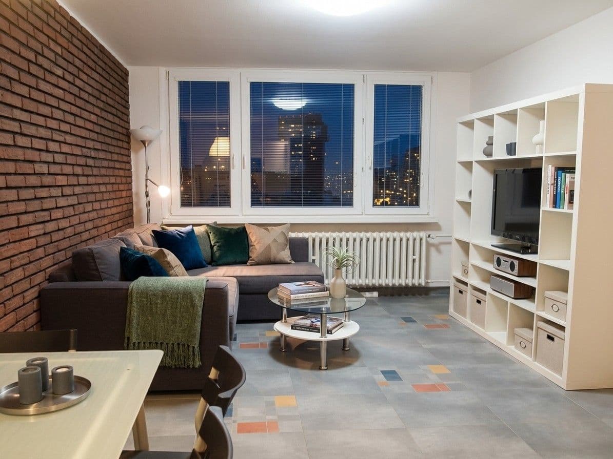 Prenájom bytu 2-izbový 41 m², Mezipolí, Praha, Praha Prenájom bytu 2-izbový 41 m², Mezipolí, Praha, Praha