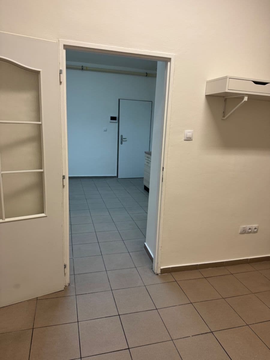 Prenájom kancelárie 27 m², Grafická, Praha, Praha Prenájom kancelárie 27 m², Grafická, Praha, Praha