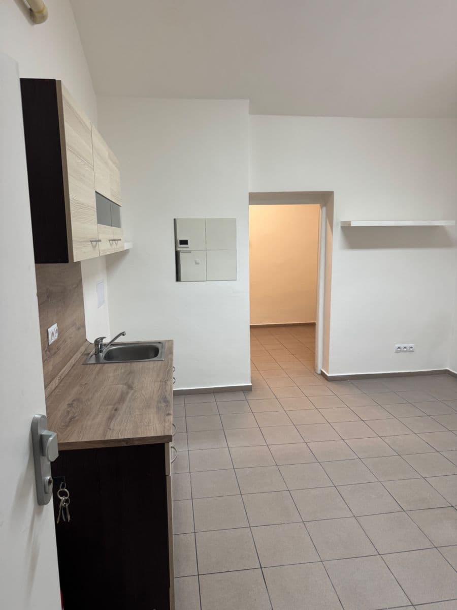 Prenájom kancelárie 27 m², Grafická, Praha, Praha Prenájom kancelárie 27 m², Grafická, Praha, Praha