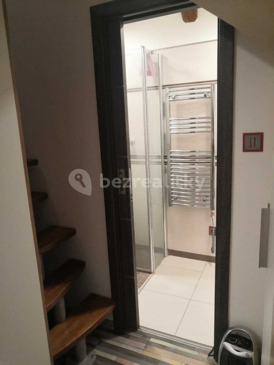 Prenájom bytu 2-izbový 40 m², V Zámku, Pozořice, Jihomoravský kraj Prenájom bytu 2-izbový 40 m², V Zámku, Pozořice, Jihomoravský kraj