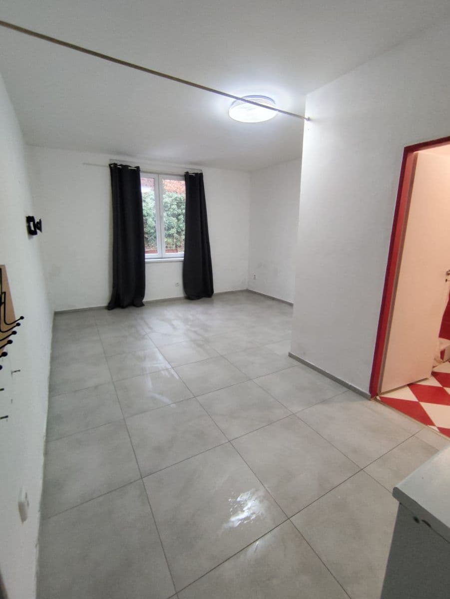 Prenájom bytu Garsoniéra 21 m², Lidická, Kladno, Středočeský kraj Prenájom bytu Garsoniéra 21 m², Lidická, Kladno, Středočeský kraj