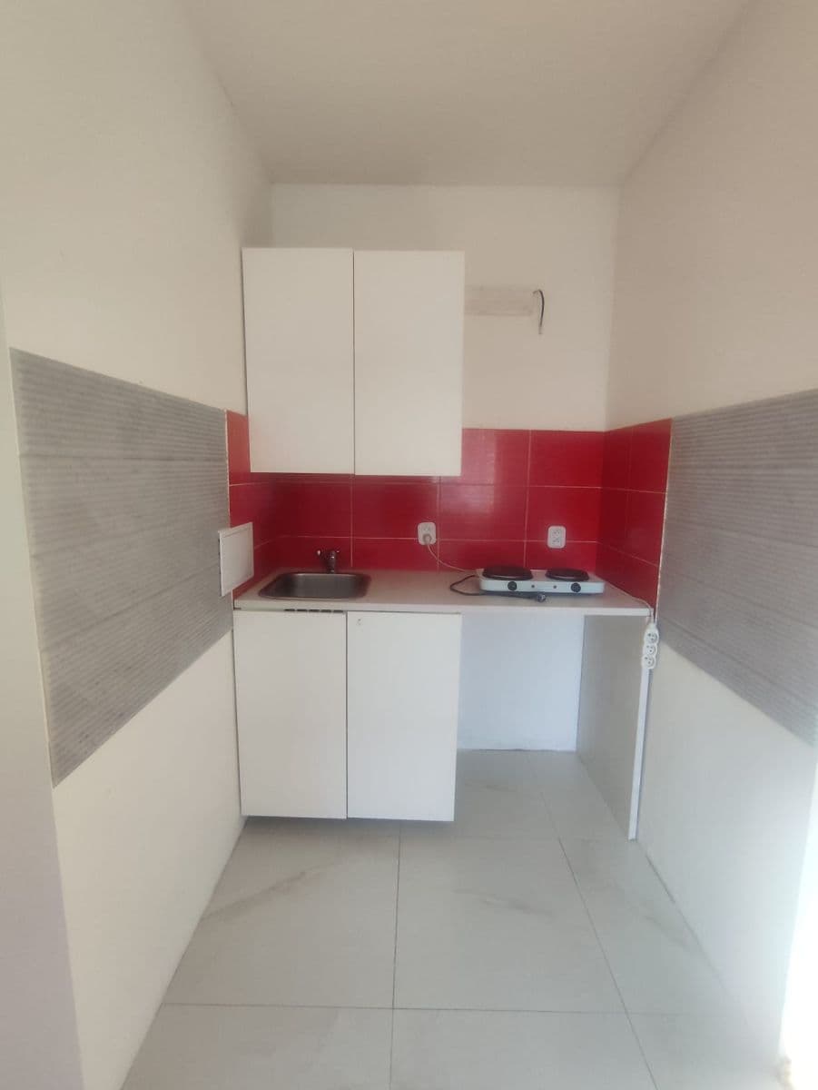 Prenájom bytu Garsoniéra 21 m², Lidická, Kladno, Středočeský kraj Prenájom bytu Garsoniéra 21 m², Lidická, Kladno, Středočeský kraj
