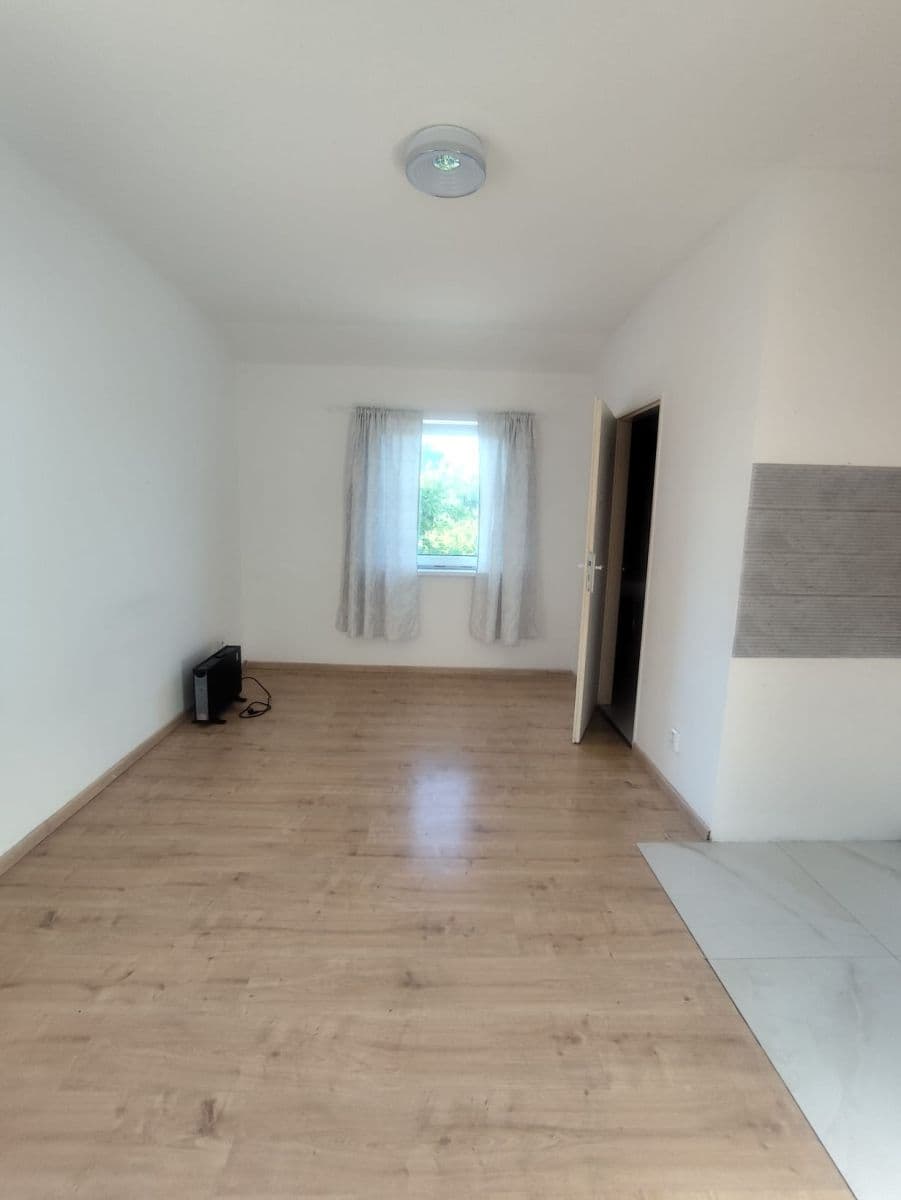Prenájom bytu Garsoniéra 21 m², Lidická, Kladno, Středočeský kraj Prenájom bytu Garsoniéra 21 m², Lidická, Kladno, Středočeský kraj