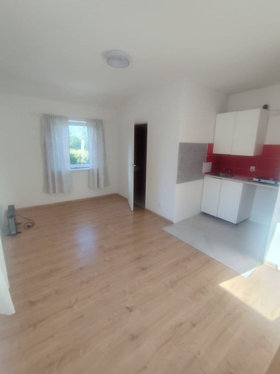 Prenájom bytu Garsoniéra 21 m², Lidická, Kladno, Středočeský kraj Prenájom bytu Garsoniéra 21 m², Lidická, Kladno, Středočeský kraj