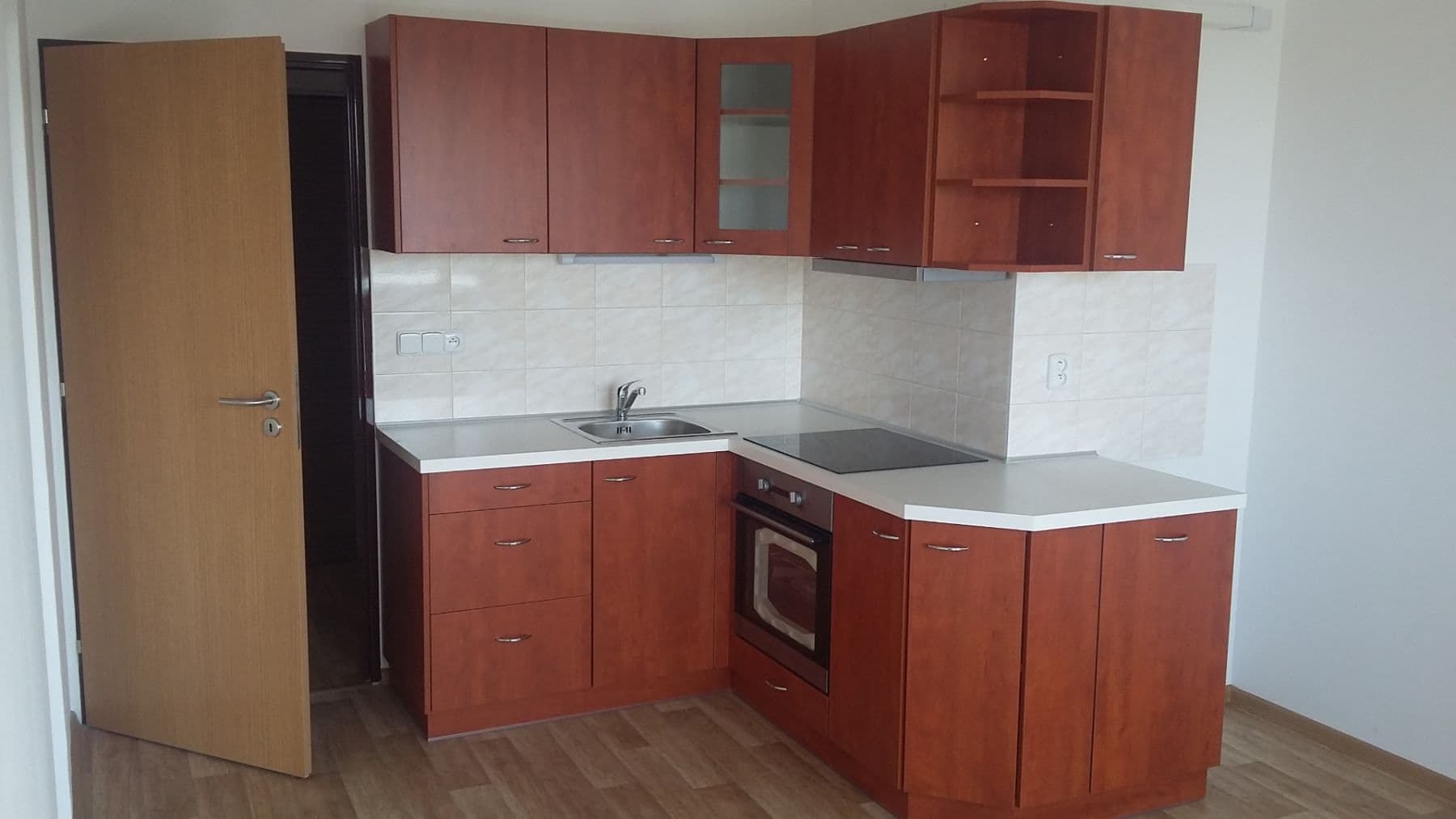 Prenájom bytu 2-izbový 45 m², Hradecká, Hradec Králové, Královéhradecký kraj Prenájom bytu 2-izbový 45 m², Hradecká, Hradec Králové, Královéhradecký kraj