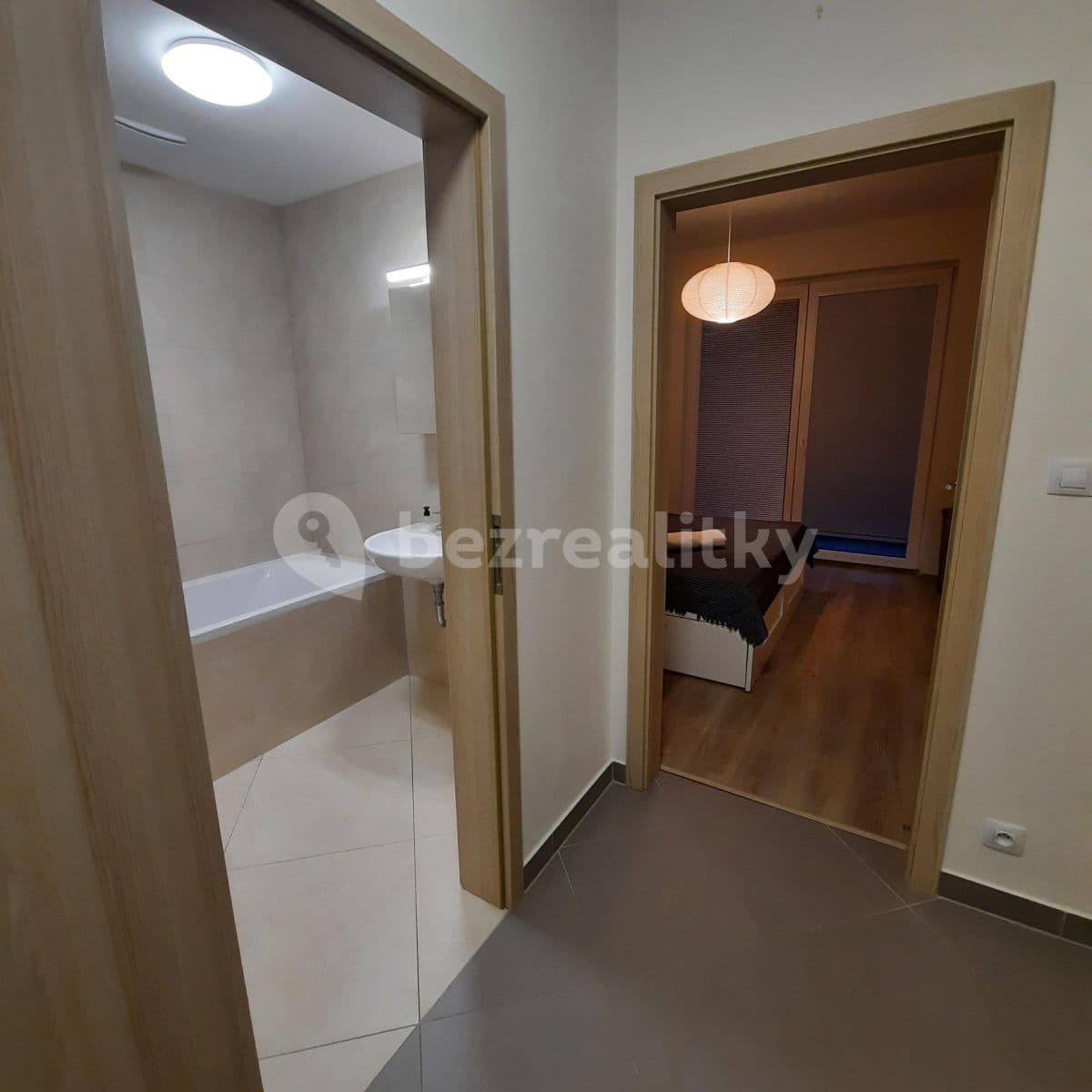 Prenájom bytu 2-izbový 57 m², Sazovická, Praha, Praha Prenájom bytu 2-izbový 57 m², Sazovická, Praha, Praha