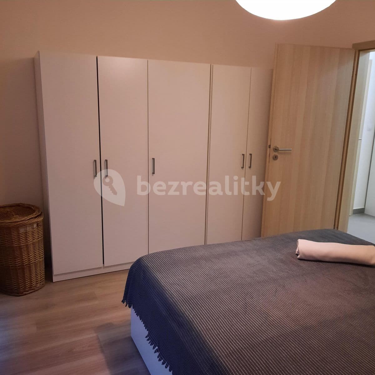 Prenájom bytu 2-izbový 57 m², Sazovická, Praha, Praha Prenájom bytu 2-izbový 57 m², Sazovická, Praha, Praha