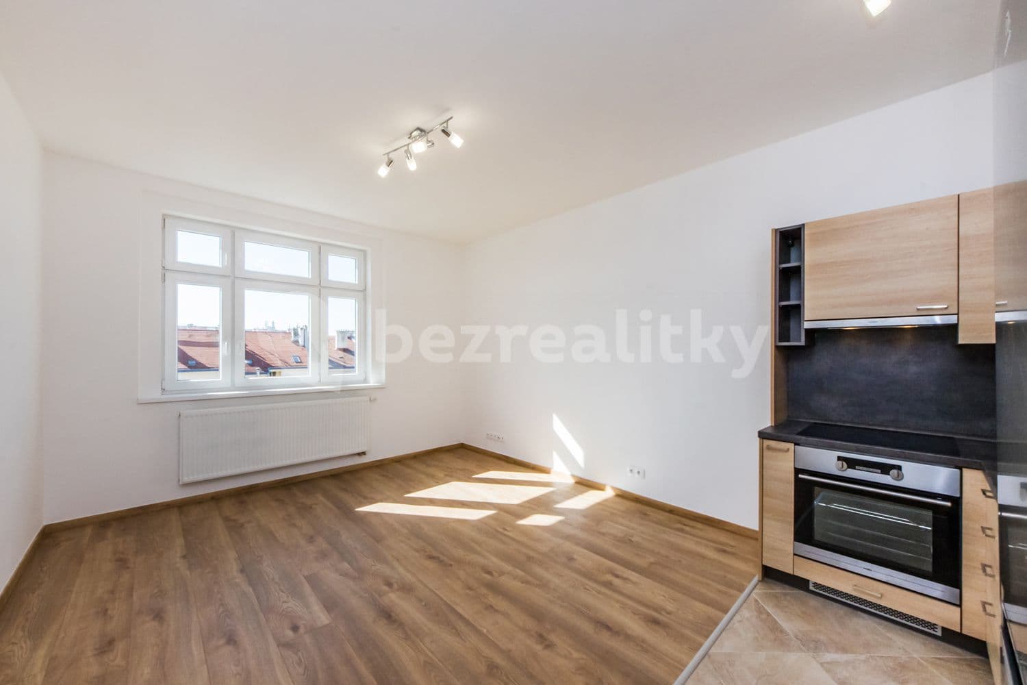 Prenájom bytu 2-izbový 42 m², Bulharská, Praha, Praha Prenájom bytu 2-izbový 42 m², Bulharská, Praha, Praha
