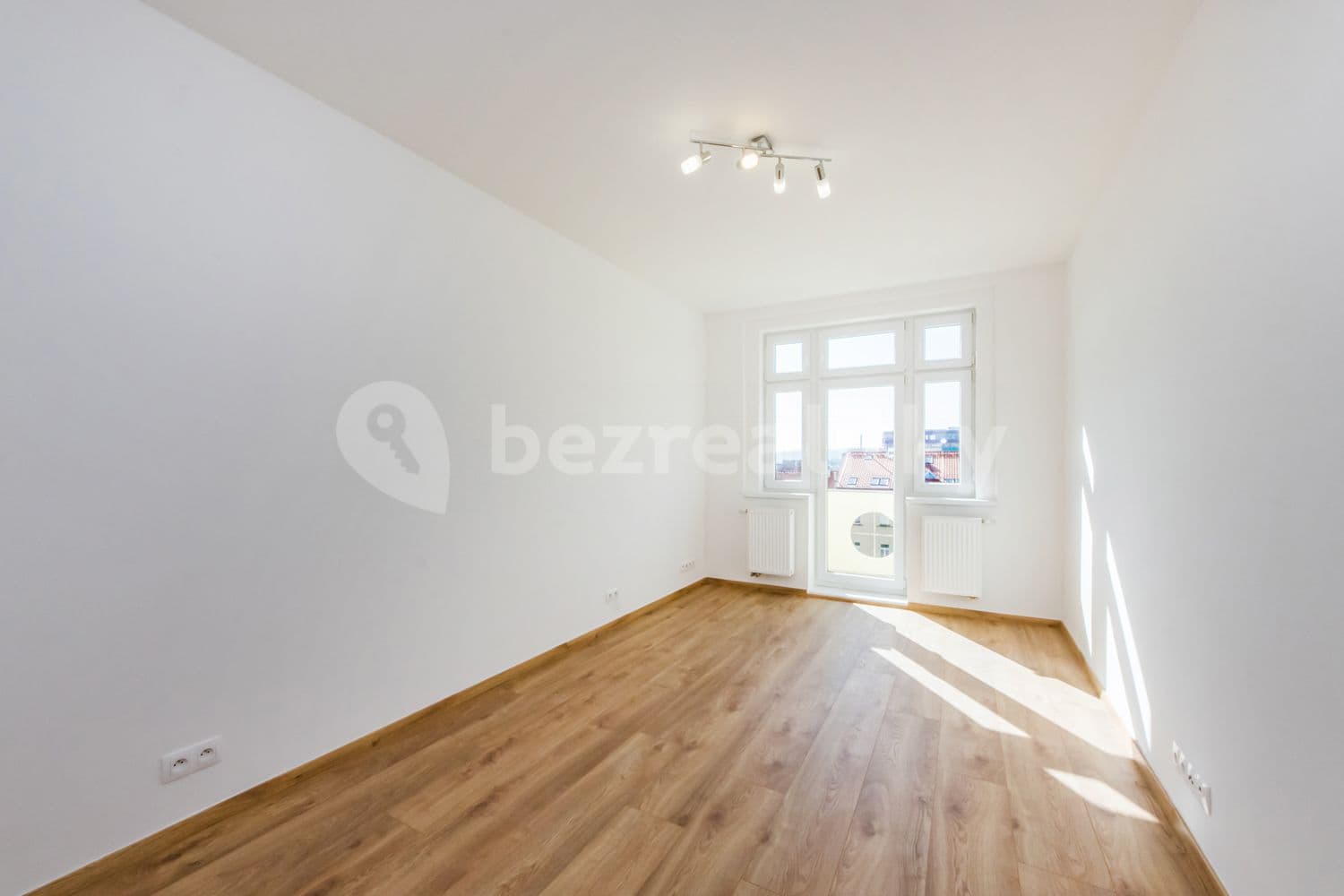 Prenájom bytu 2-izbový 42 m², Bulharská, Praha, Praha Prenájom bytu 2-izbový 42 m², Bulharská, Praha, Praha