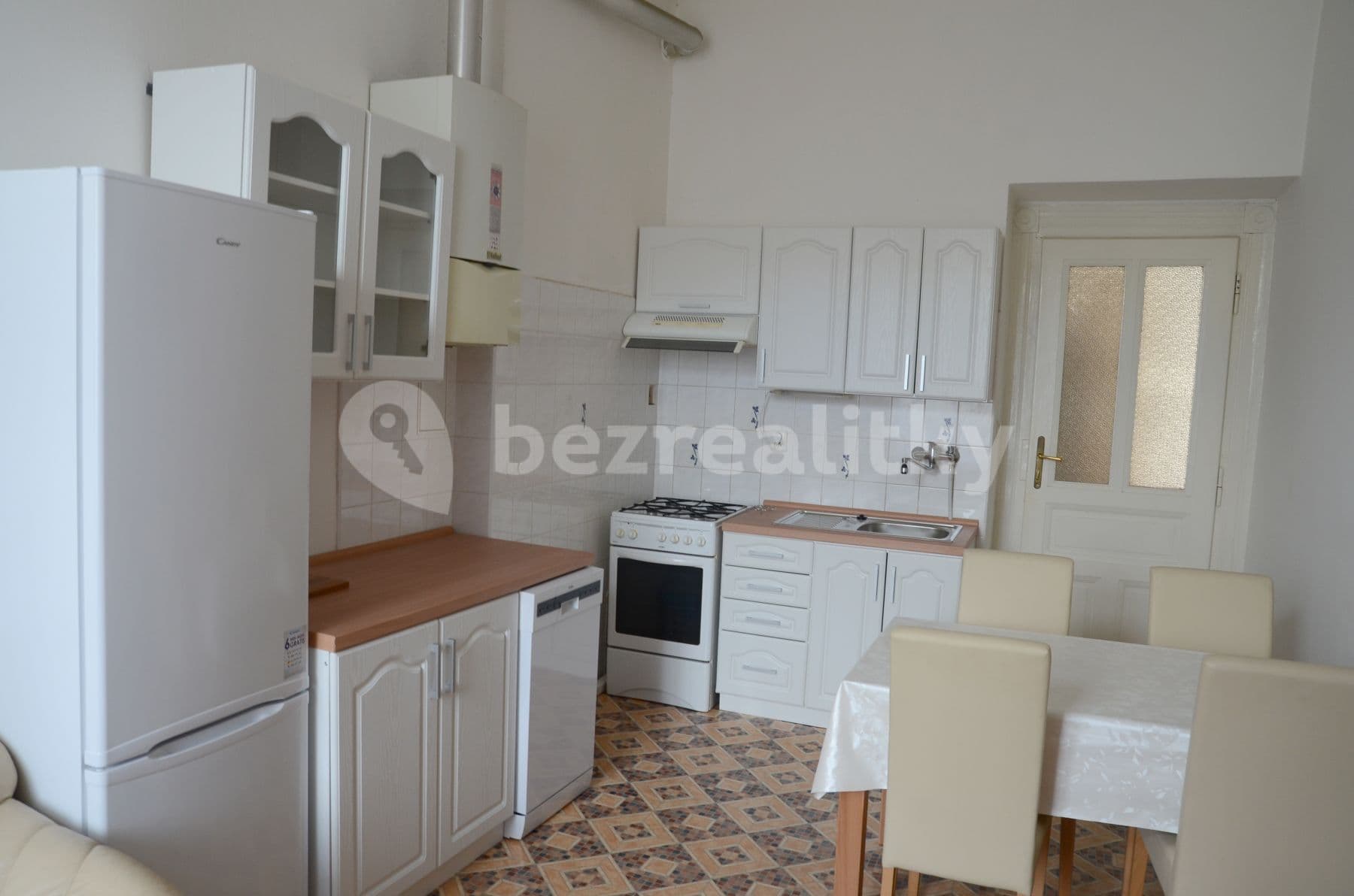 Prenájom bytu 2-izbový 86 m², Polská, Praha, Praha Prenájom bytu 2-izbový 86 m², Polská, Praha, Praha