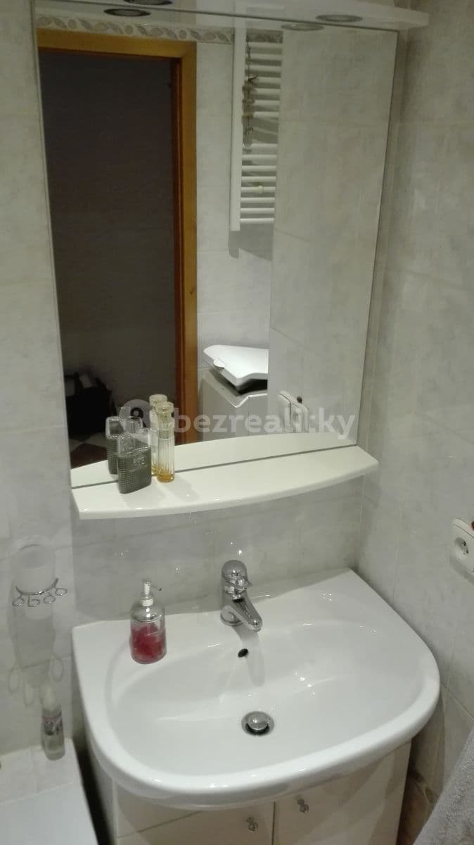 Prenájom bytu 2-izbový 45 m², Petržílova, Praha, Praha Prenájom bytu 2-izbový 45 m², Petržílova, Praha, Praha