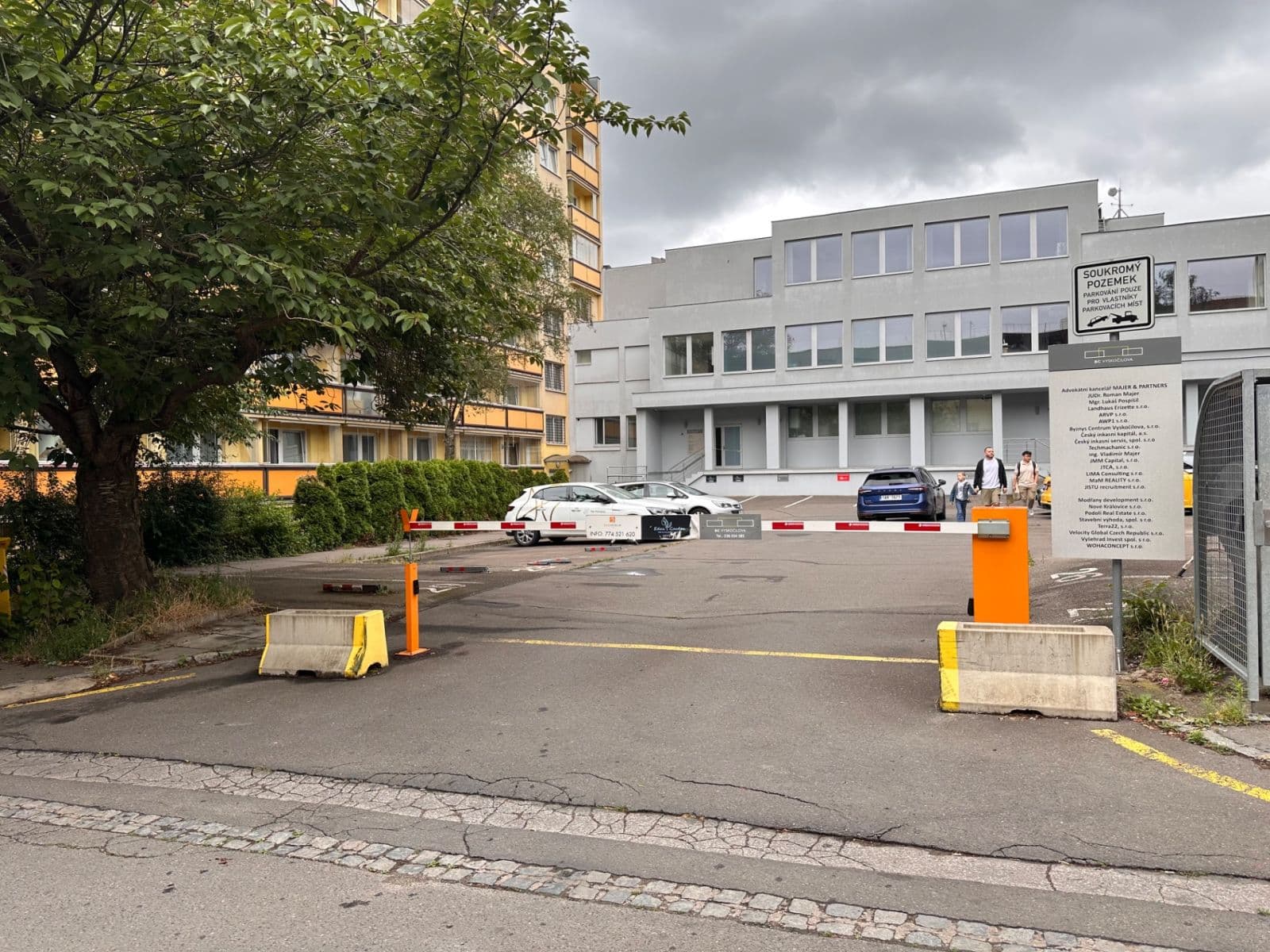 Prenájom garáže 13 m², Jemnická, Praha, Praha Prenájom garáže 13 m², Jemnická, Praha, Praha
