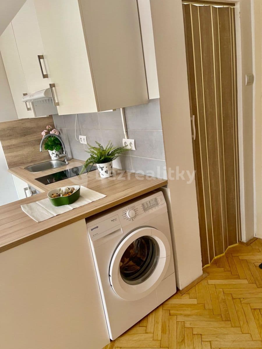 Prenájom bytu 1-izbový 26 m², Sudoměřská, Praha, Praha Prenájom bytu 1-izbový 26 m², Sudoměřská, Praha, Praha