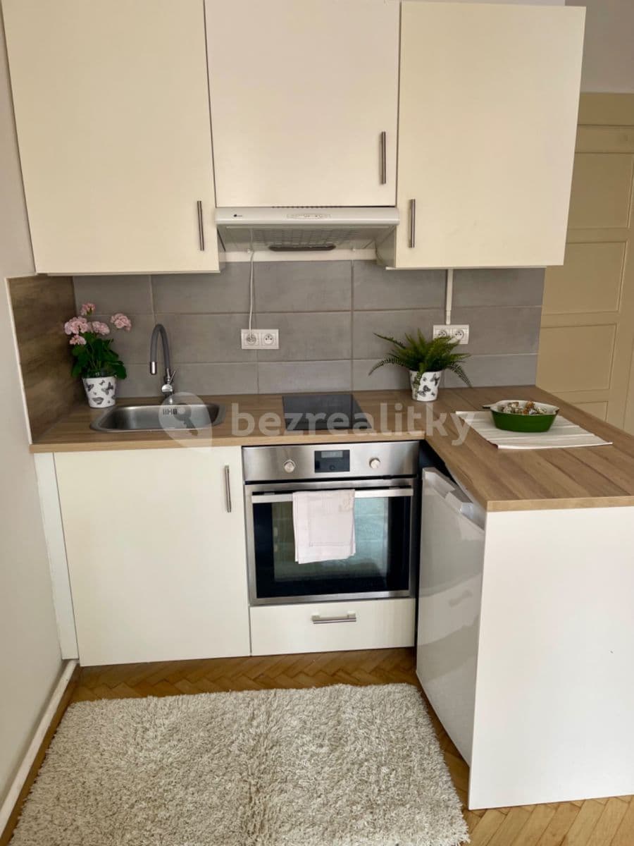 Prenájom bytu 1-izbový 26 m², Sudoměřská, Praha, Praha Prenájom bytu 1-izbový 26 m², Sudoměřská, Praha, Praha
