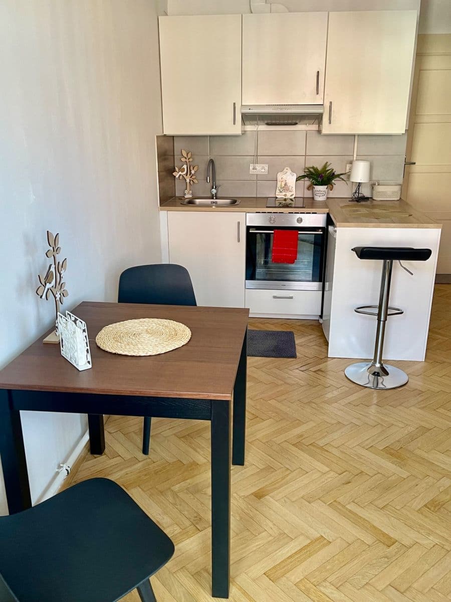 Prenájom bytu 1-izbový 26 m², Sudoměřská, Praha, Praha Prenájom bytu 1-izbový 26 m², Sudoměřská, Praha, Praha