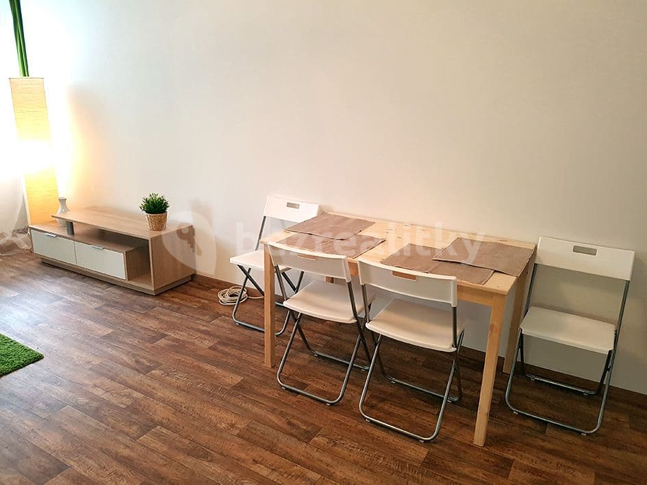 Prenájom bytu 1-izbový 34 m², Dělnická, Praha, Praha Prenájom bytu 1-izbový 34 m², Dělnická, Praha, Praha