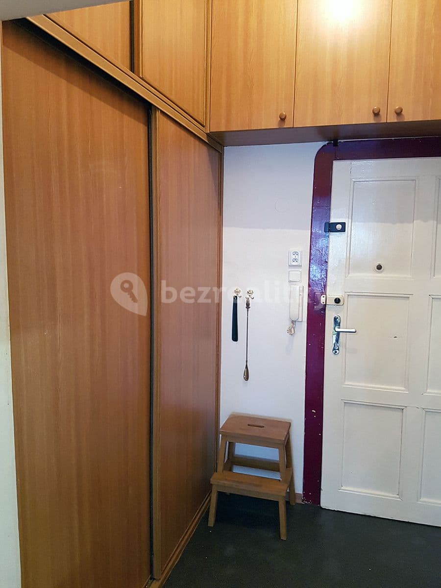 Prenájom bytu 1-izbový 34 m², Dělnická, Praha, Praha Prenájom bytu 1-izbový 34 m², Dělnická, Praha, Praha