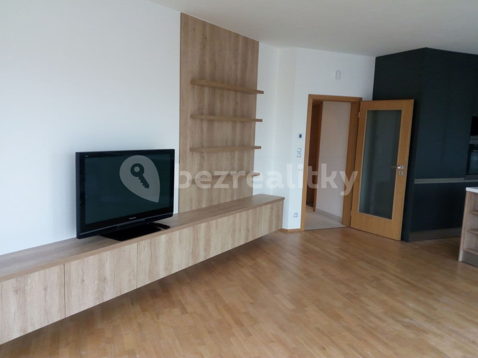 Prenájom bytu 3-izbový 124 m², Vojenova, Praha, Praha Prenájom bytu 3-izbový 124 m², Vojenova, Praha, Praha