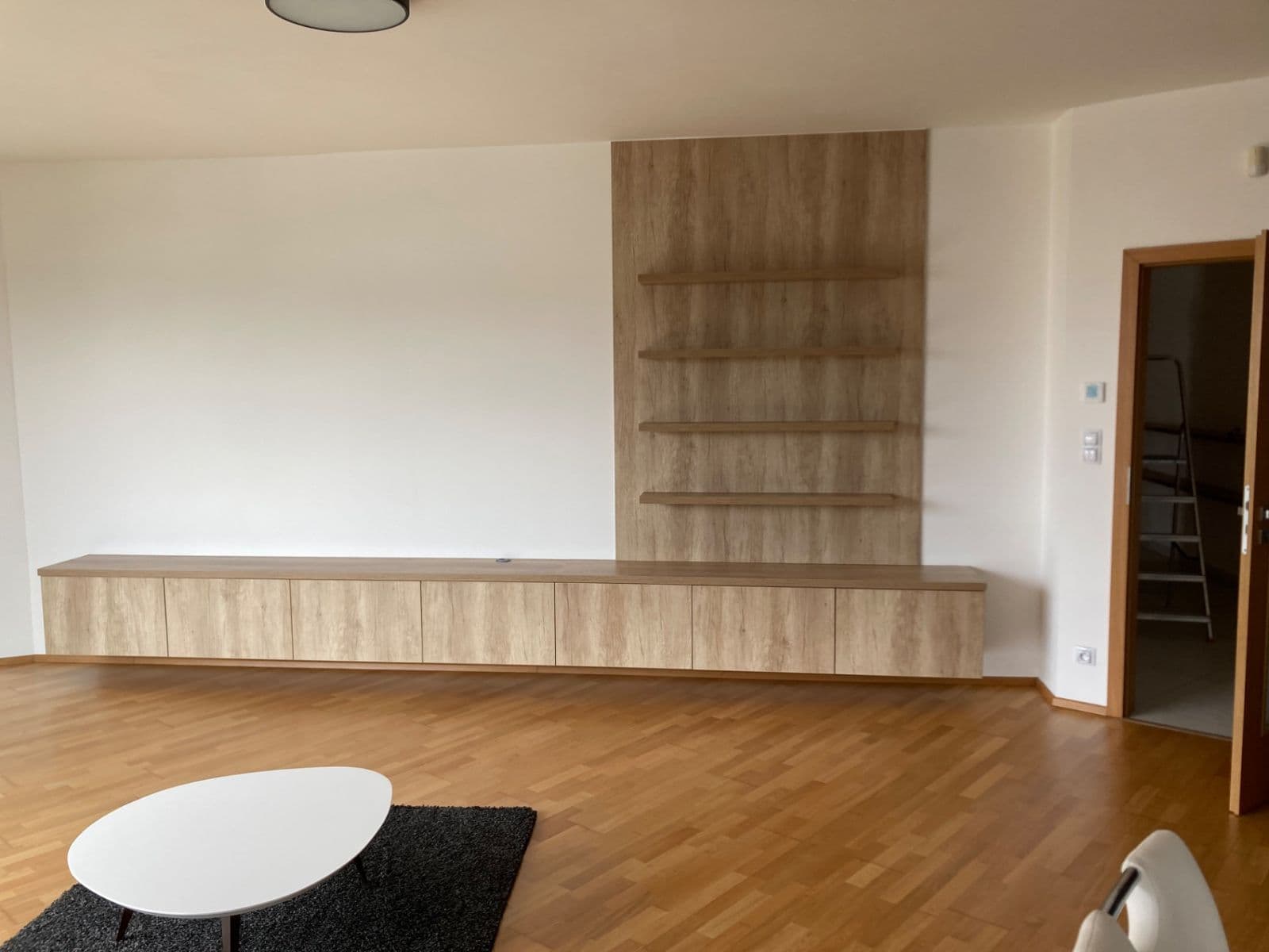 Prenájom bytu 3-izbový 124 m², Vojenova, Praha, Praha Prenájom bytu 3-izbový 124 m², Vojenova, Praha, Praha