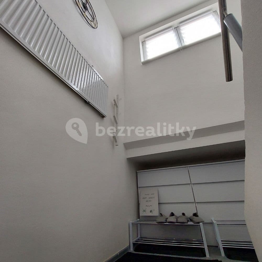 Prenájom bytu 3-izbový 85 m², Vostrovská, Praha, Praha Prenájom bytu 3-izbový 85 m², Vostrovská, Praha, Praha