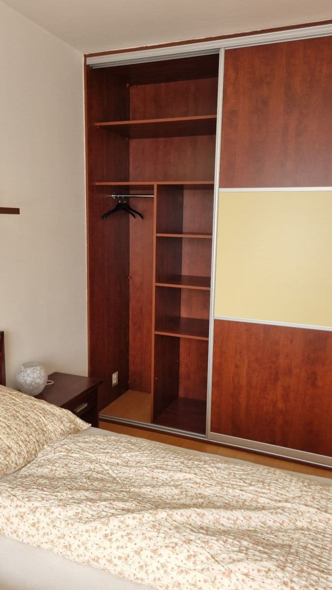 Prenájom bytu 2-izbový 68 m², Kovanecká, Praha, Praha Prenájom bytu 2-izbový 68 m², Kovanecká, Praha, Praha