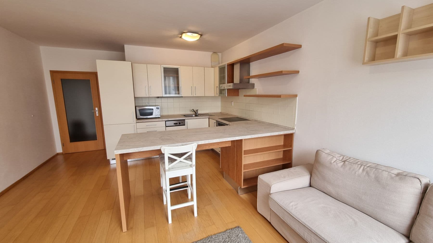 Prenájom bytu 2-izbový 68 m², Kovanecká, Praha, Praha Prenájom bytu 2-izbový 68 m², Kovanecká, Praha, Praha