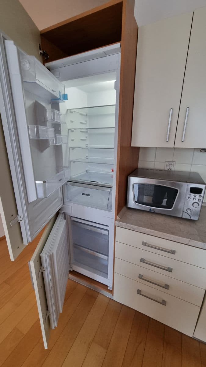 Prenájom bytu 2-izbový 68 m², Kovanecká, Praha, Praha Prenájom bytu 2-izbový 68 m², Kovanecká, Praha, Praha